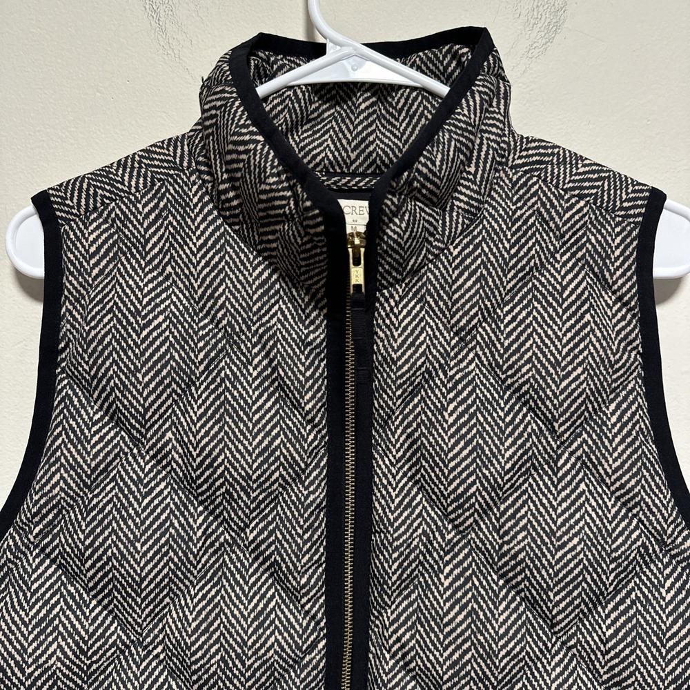 J.Crew Women's Quilted Printed Puffer Vest Geometric Sz Medium Black - Picture 2 of 5